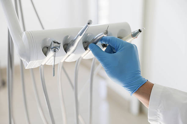 Professional Tooth Extraction technician working in Kingsville, MD